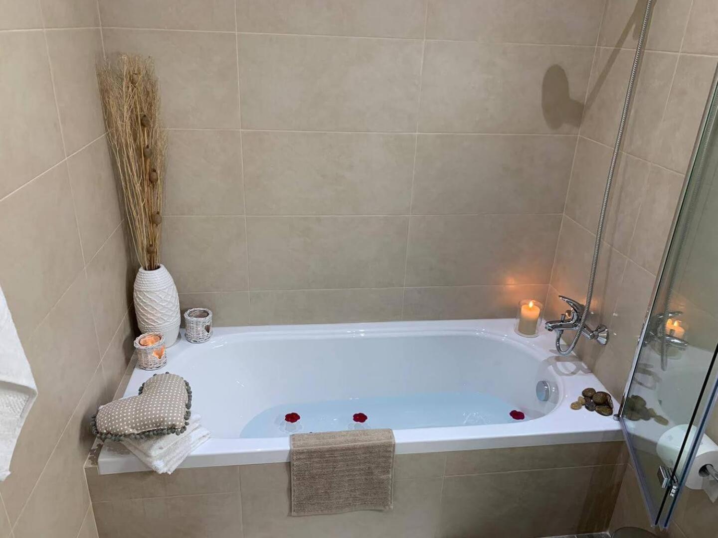Fl 1 Ta'Lonza Luxury With Hot Tub By Homely Mellieha Exterior photo